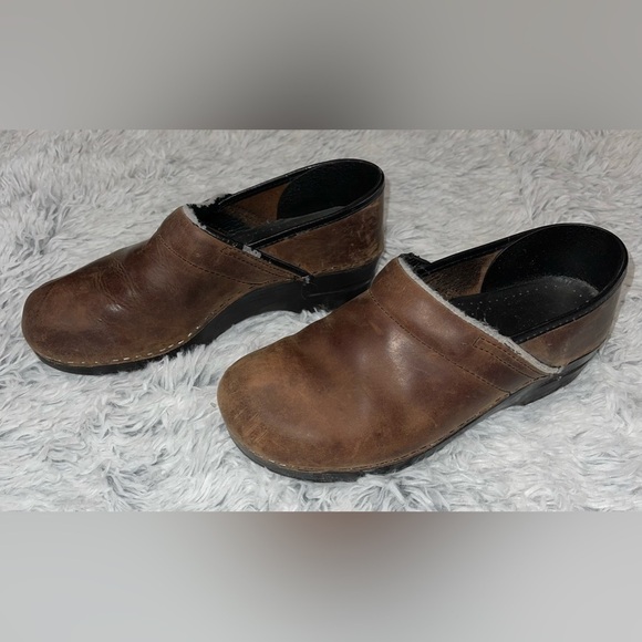 Sanita Professional Oil Size 40 or women’s 9 - Picture 5 of 10